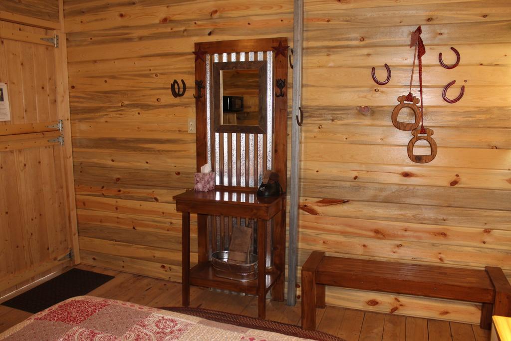 Silver Cabin In The Western Barn Monticello Dış mekan fotoğraf